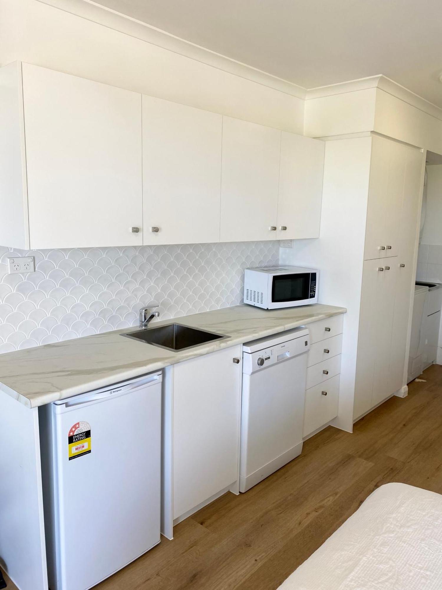 Resort Queen Studio At Alex Beach Resort Alexandra Headland Esterno foto