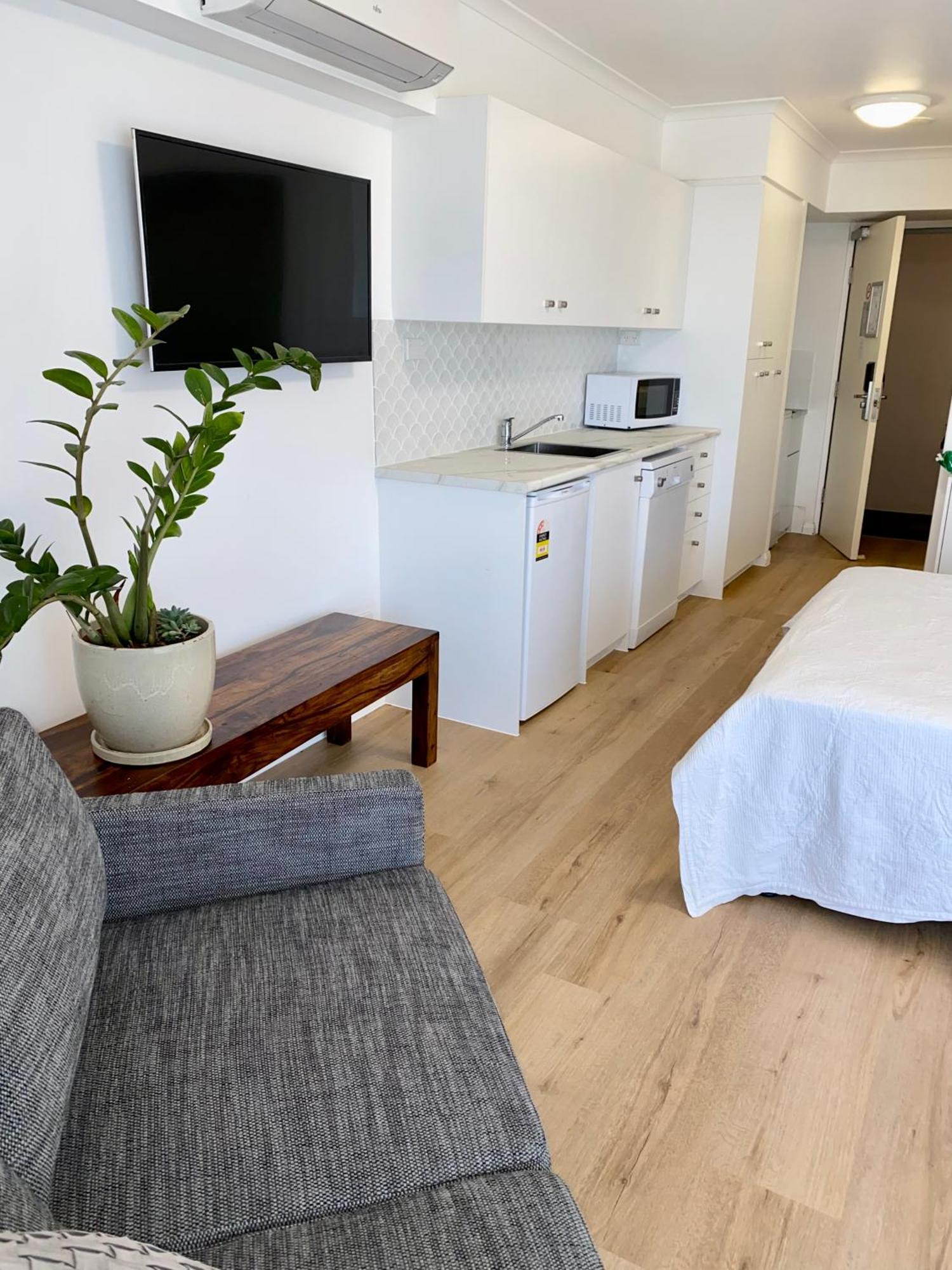 Resort Queen Studio At Alex Beach Resort Alexandra Headland Esterno foto